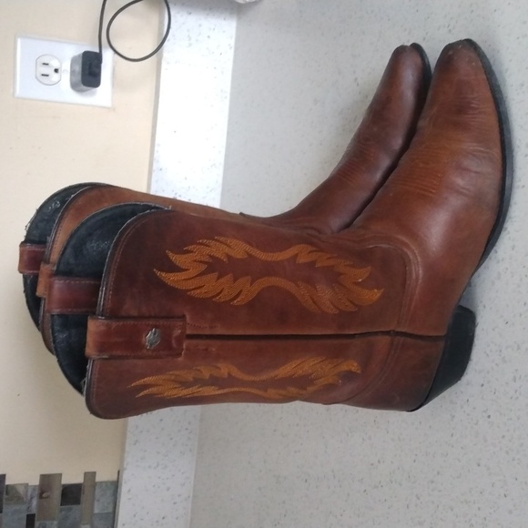 Harley-Davidson Brown Heeled Boots with Western Stitching - Picture 3 of 10